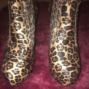 Cheetah wedge heels 👠